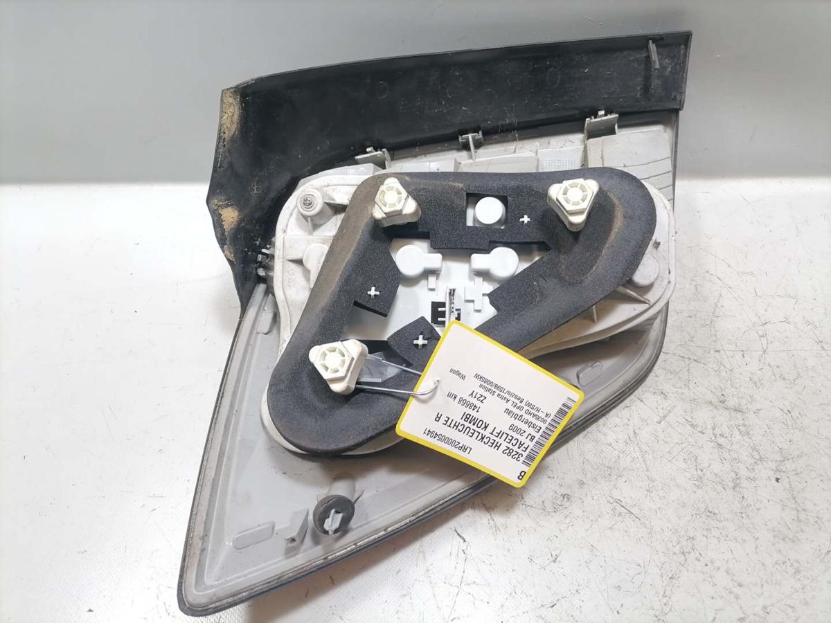 Opel Astra H original Rücklicht Rückleuchte Schlussleuchte rechts Kombi Facelift Bj.2009